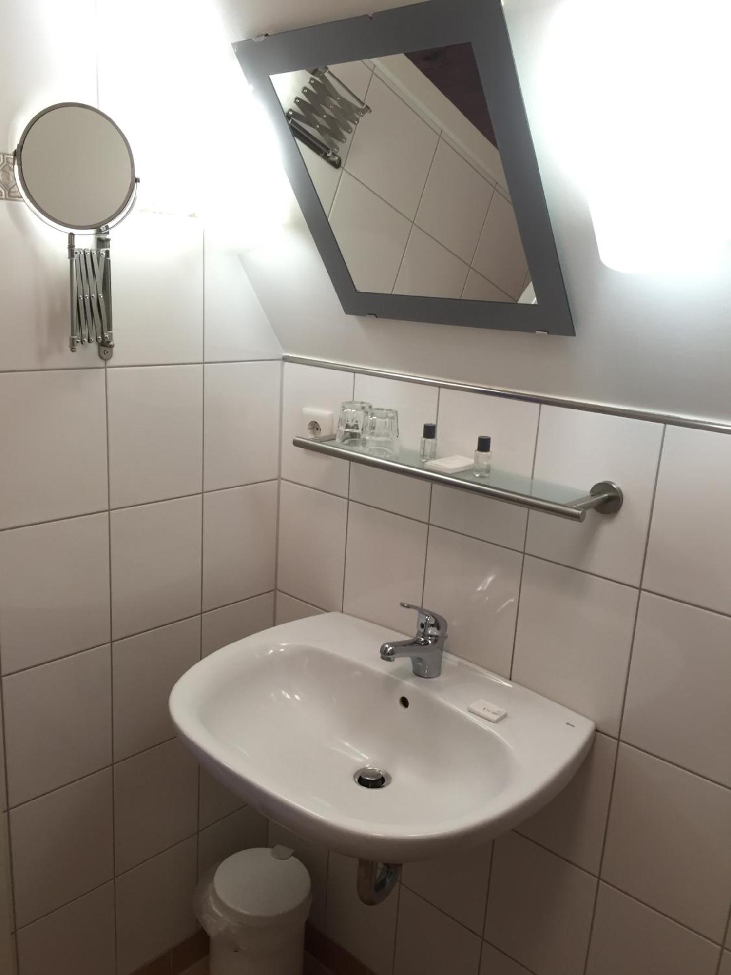 Barcelona Bed & Breakfast Дюселдорф Стая снимка