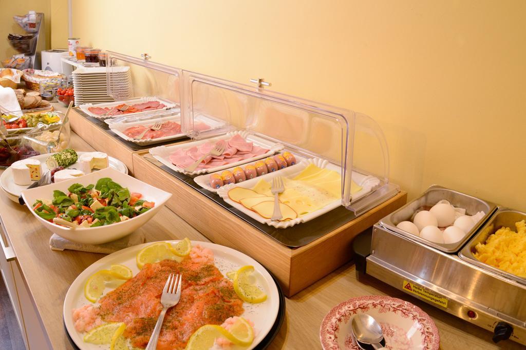 Barcelona Bed & Breakfast Дюселдорф Екстериор снимка