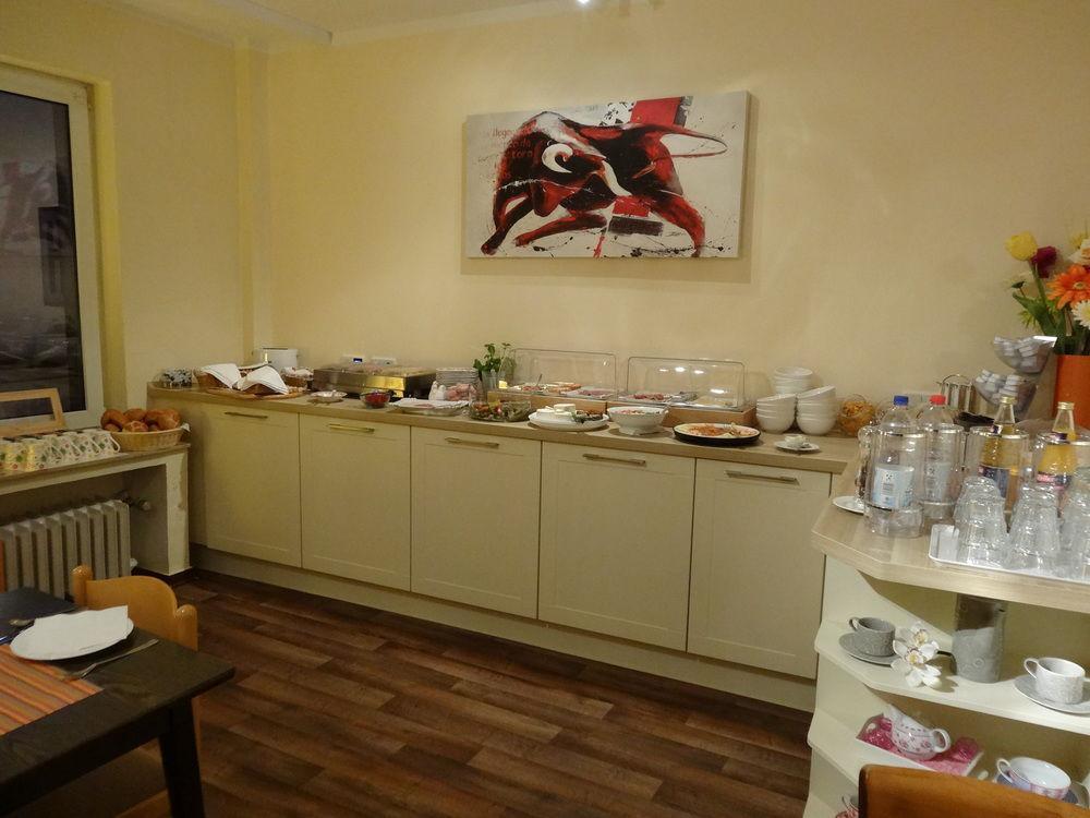 Barcelona Bed & Breakfast Дюселдорф Екстериор снимка