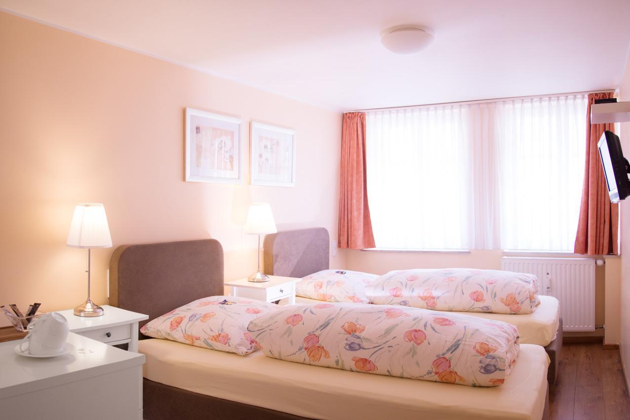 Barcelona Bed & Breakfast Дюселдорф Екстериор снимка