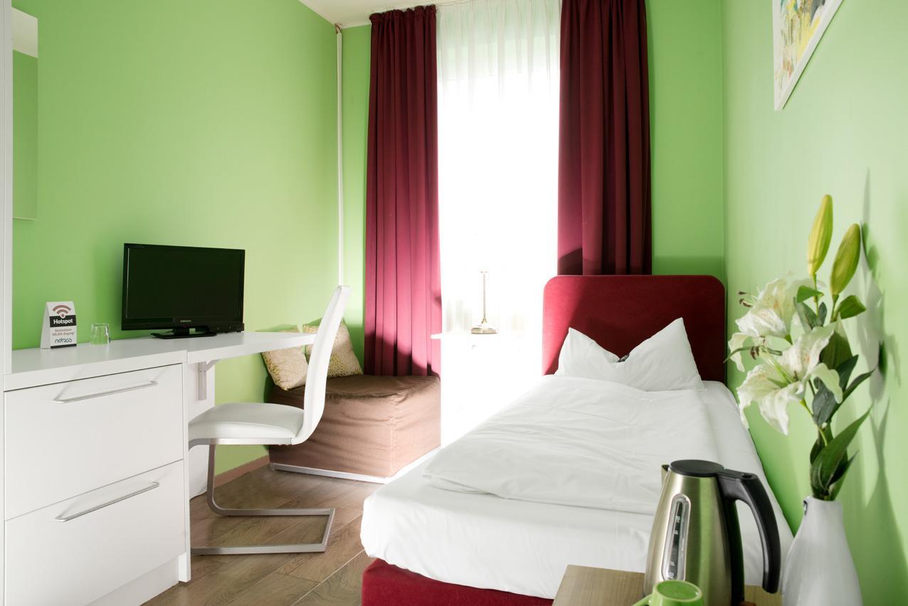 Barcelona Bed & Breakfast Дюселдорф Екстериор снимка